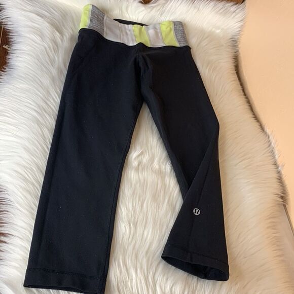 Lululemon Wunder Under Crop *Reversible Size 2 - Picture 7 of 14